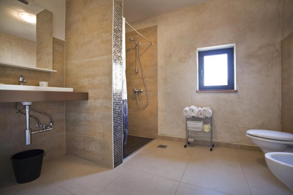 Holiday Apartment In Funtana With Balcony, Air Conditioning, Wifi, Washing Machine 4982-1 Eksteriør billede